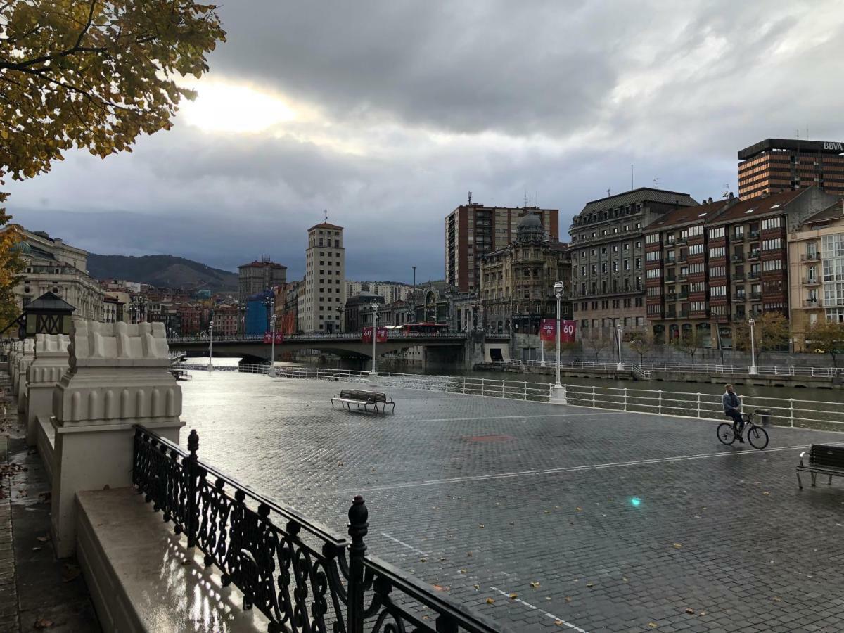 Apartamento Minimalista En El Corazon De Bilbao Exterior photo